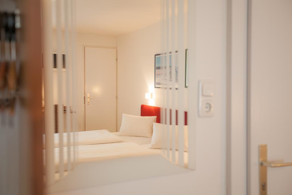 Wolke 7 Hotel รอยท์เทอ ภายนอก รูปภาพ